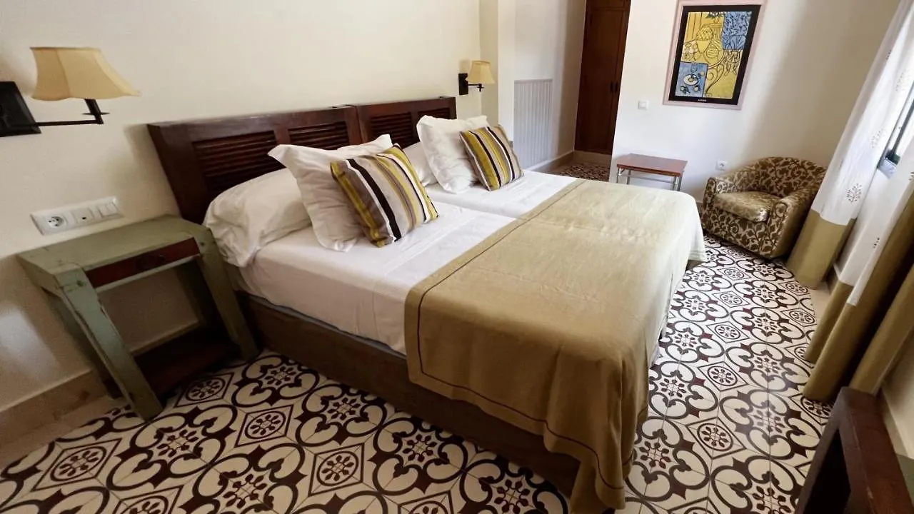 Hotel Sindhura Vejer de la Frontera 3*,