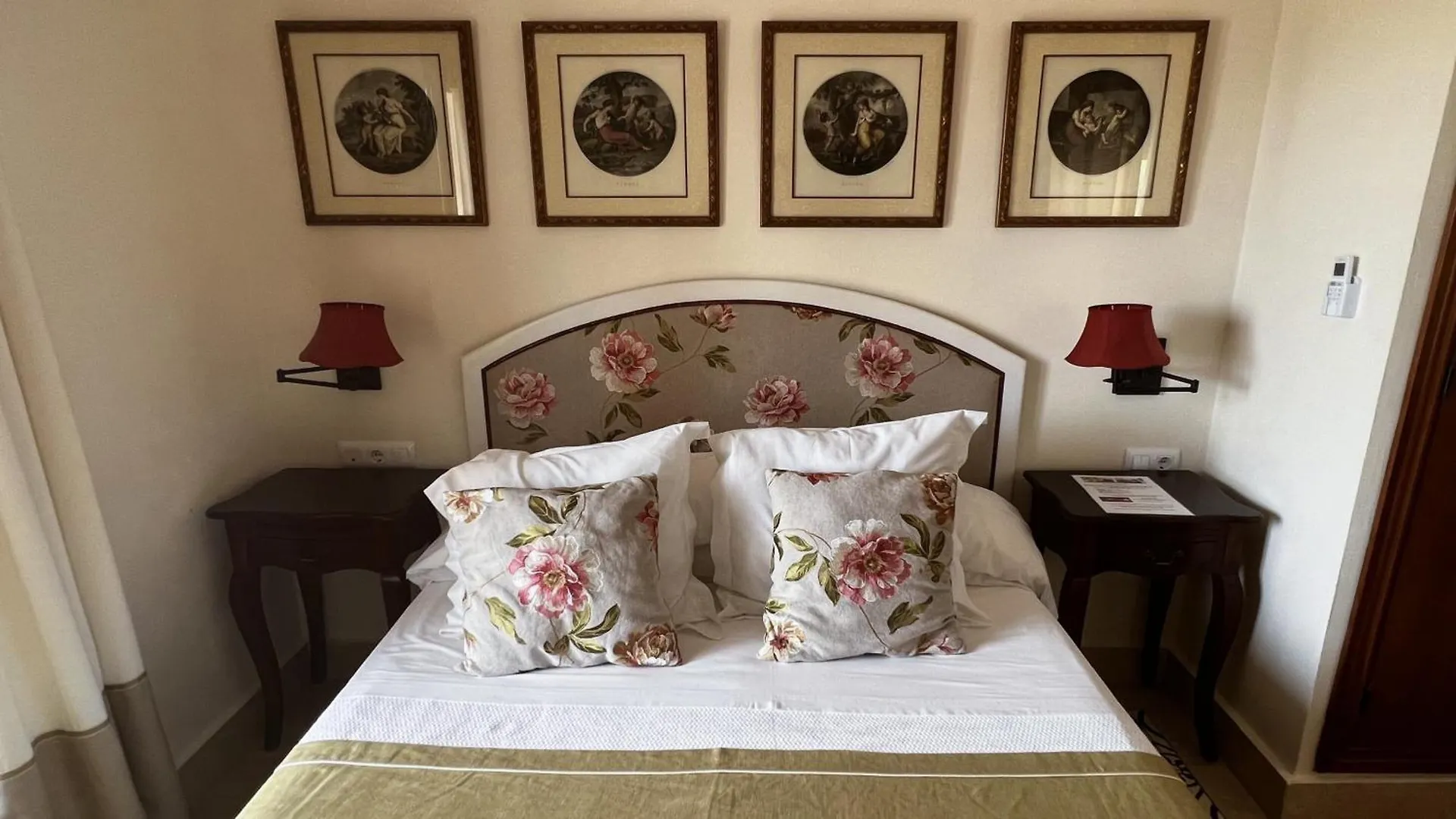 Hotel Sindhura Vejer de la Frontera