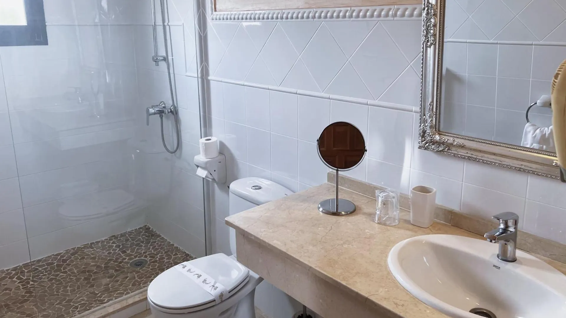 Hotel Sindhura Vejer de la Frontera